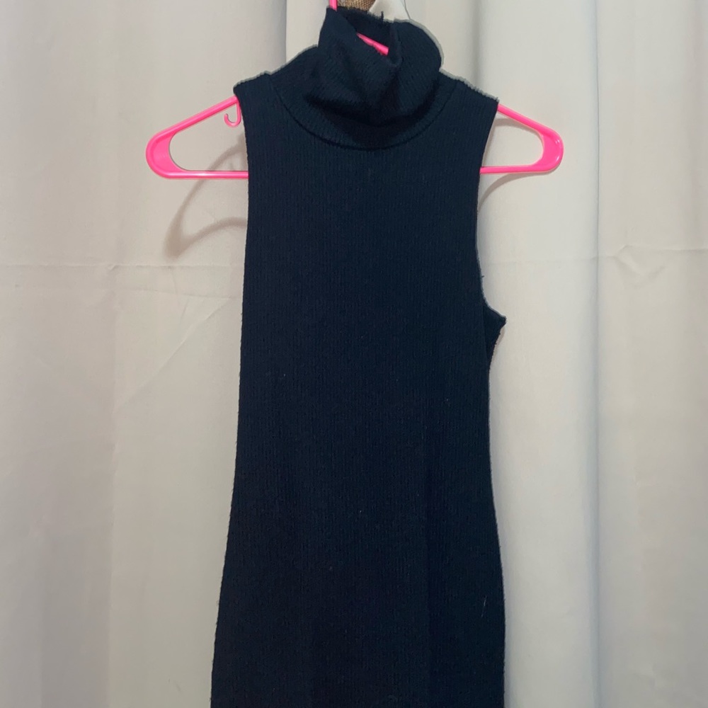 Long neck dress